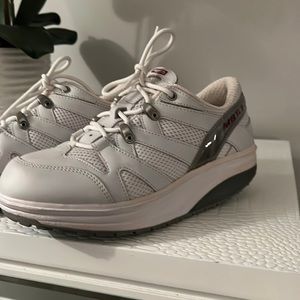 MBT Women's Sport Active Fitness Walking Shoe size 8